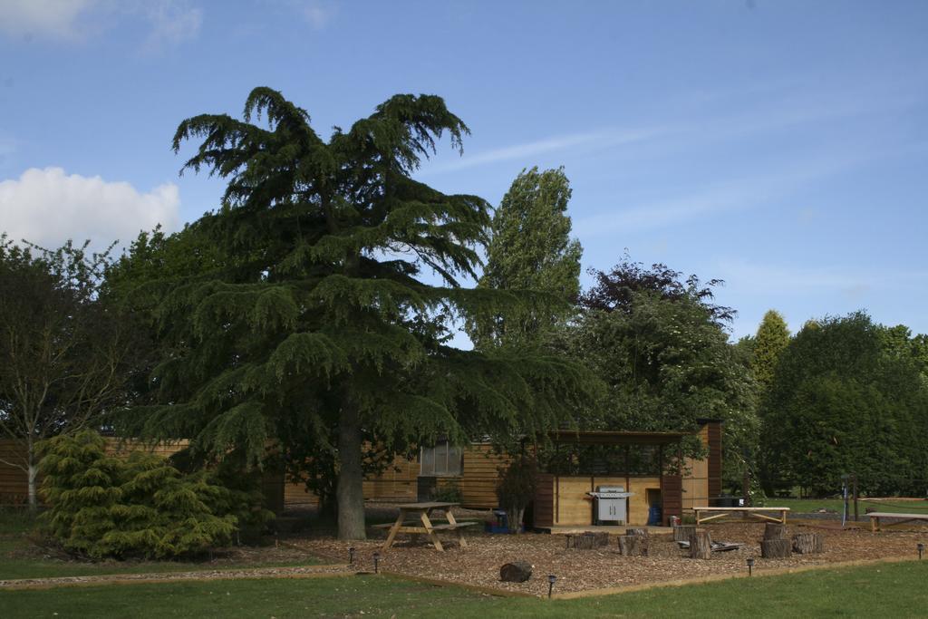 Oak Lodge Retreat Brome  Exterior photo